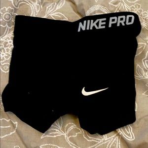 NIKE PROS BLACK
